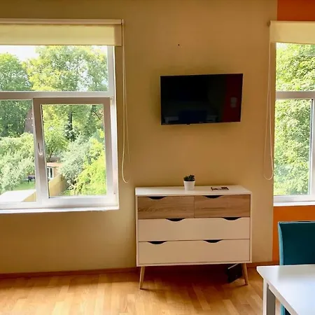 Apartment Cozy And Sunny In Historic Pelgulinn *